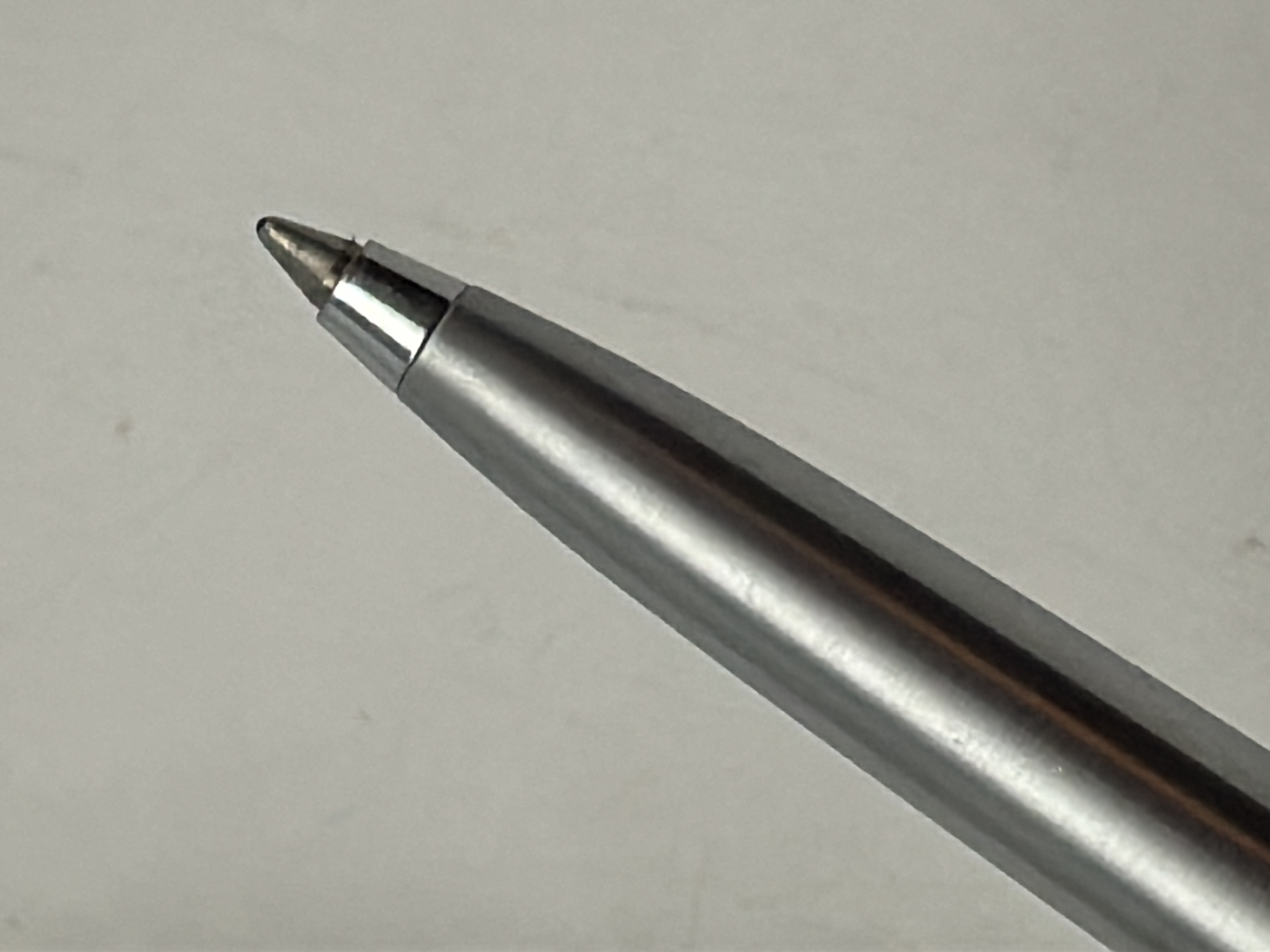 Stylo bille Sheaffer argenté - Collection vintage Bon état - Vue 3 - 